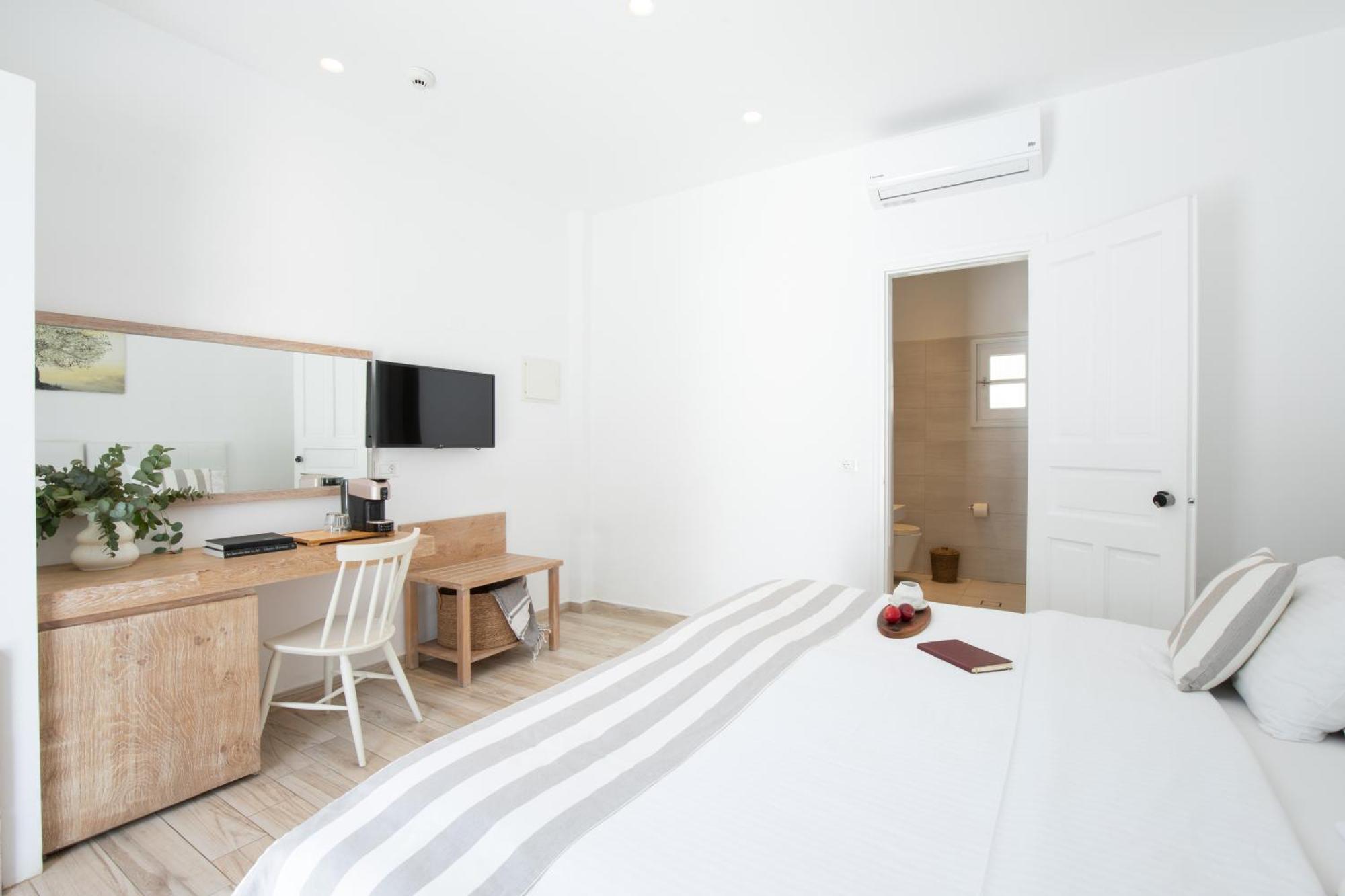 Acrogiali Beachfront Mykonos Hotel 4*