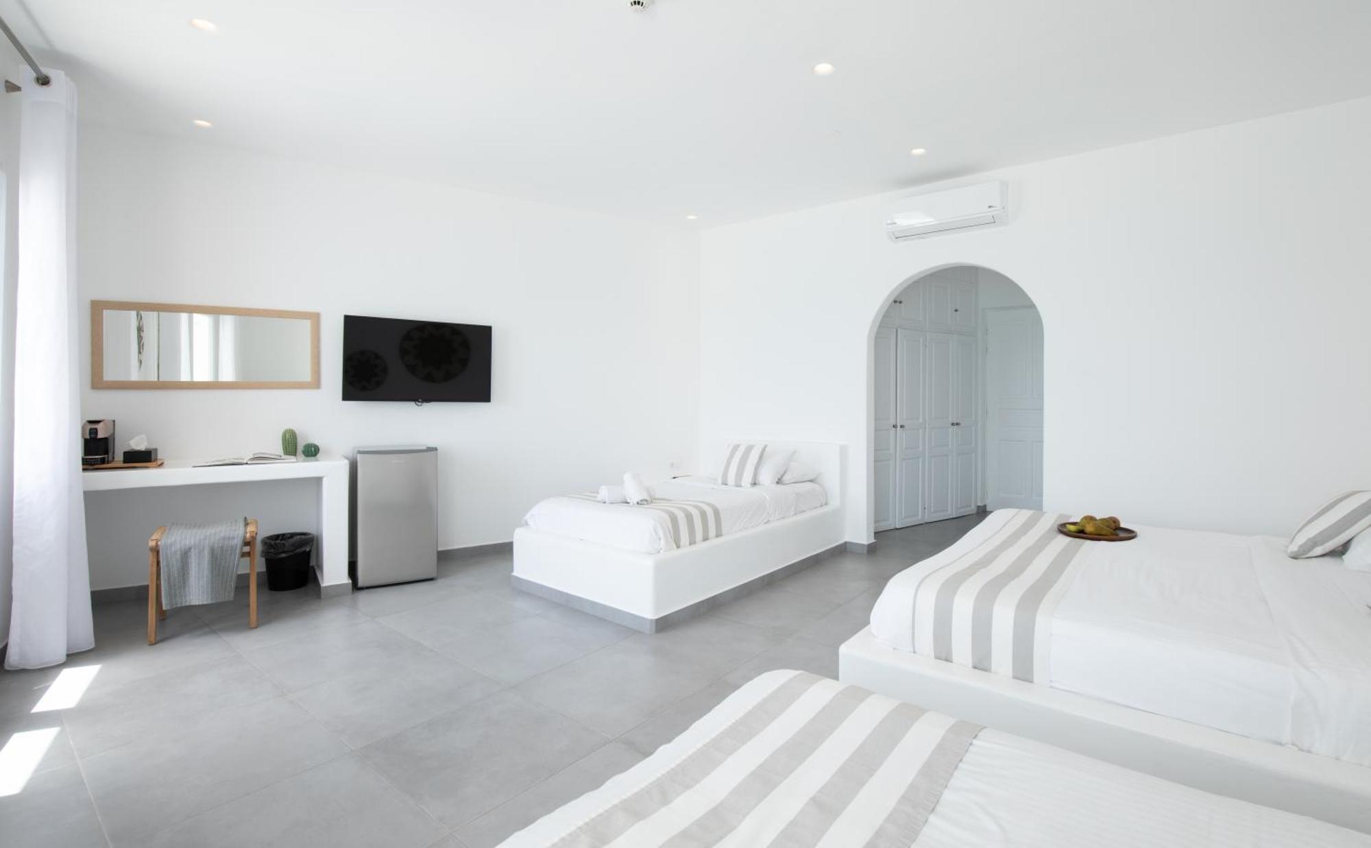 Acrogiali Beachfront Mykonos 4*